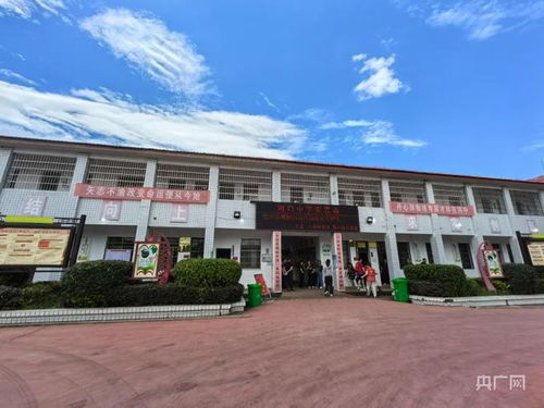 记者实探湘潭县河口中学安置点 对安置群众进行 五保障